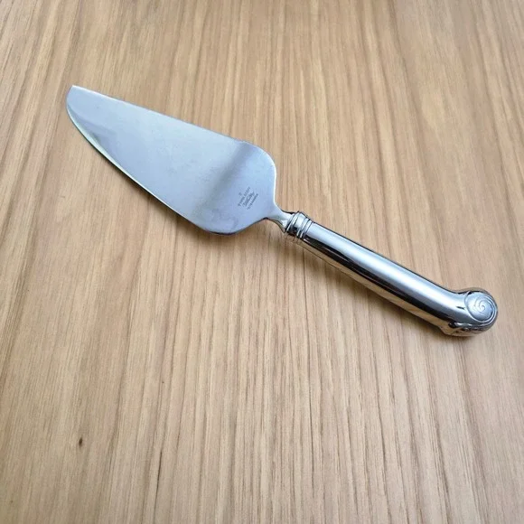 Kirk Stieff WILLIAMSBURG ROYAL SHELL Pie and Cake Server Pistol Handle Stainless - Picture 3 of 14